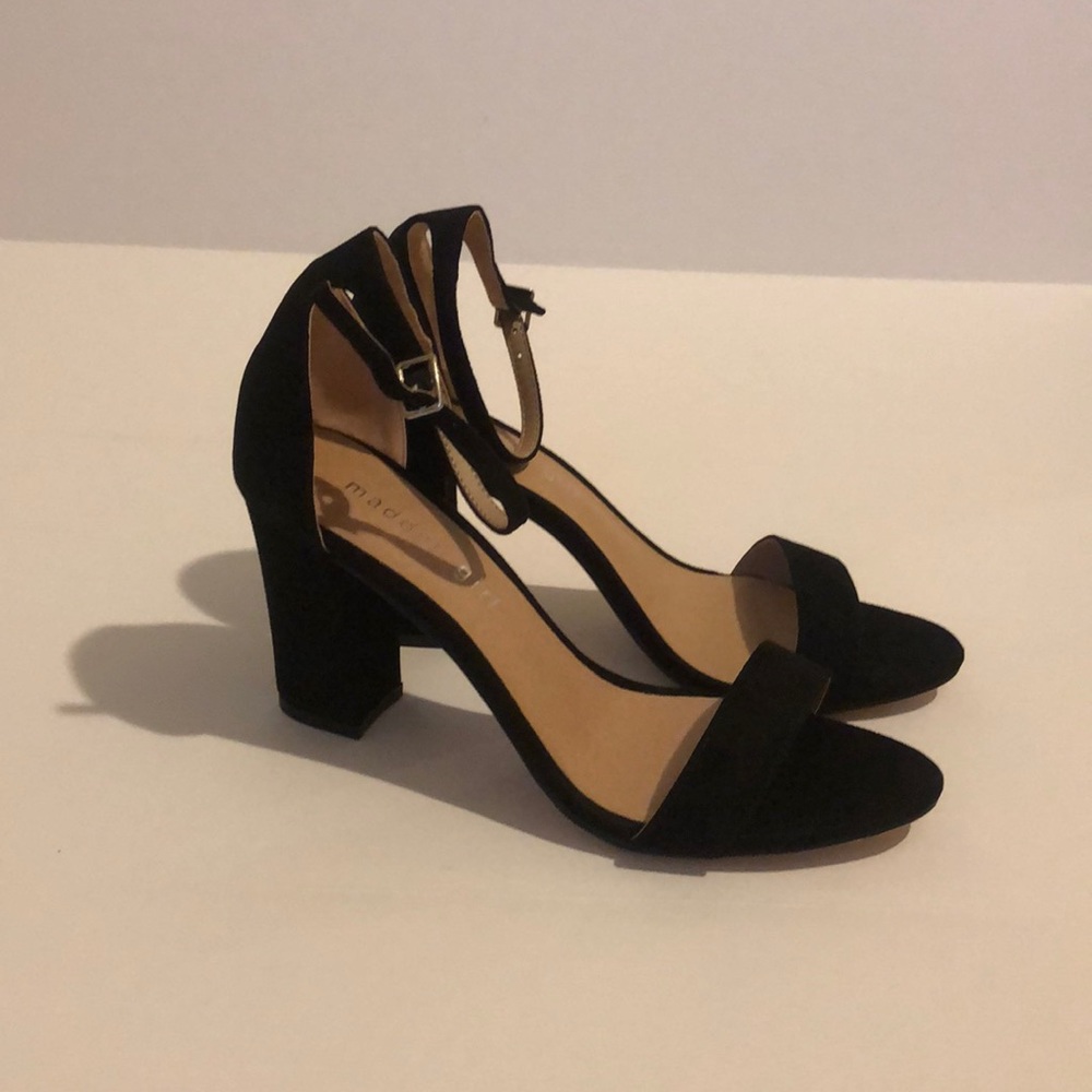 Madden Girl Black Sandals size 7